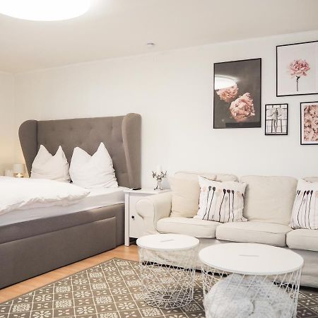 Stylische Wohnung In Ruhiger Lage, Sehr Messenah Laatzen Bagian luar foto