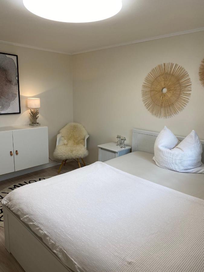 Stylische Wohnung In Ruhiger Lage, Sehr Messenah Laatzen Bagian luar foto