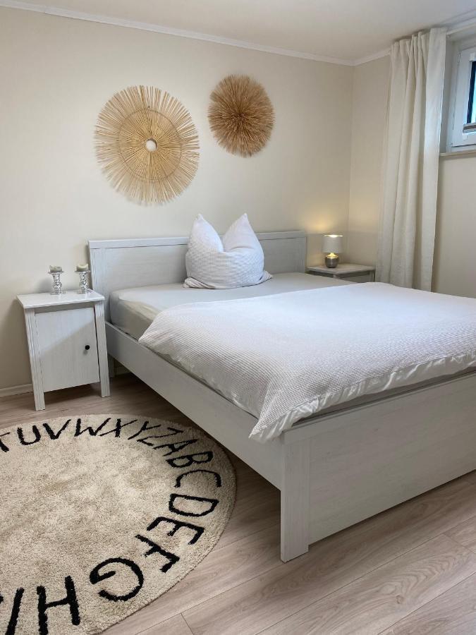 Stylische Wohnung In Ruhiger Lage, Sehr Messenah Laatzen Bagian luar foto