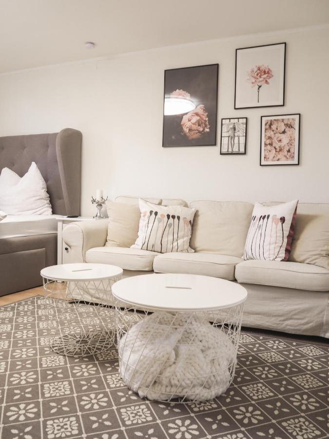 Stylische Wohnung In Ruhiger Lage, Sehr Messenah Laatzen Bagian luar foto