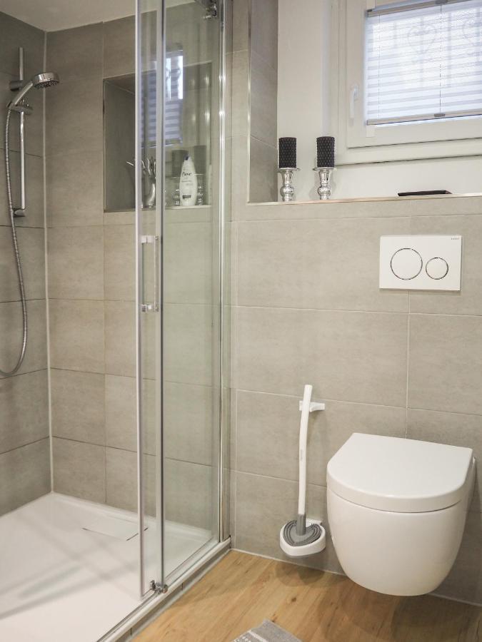 Stylische Wohnung In Ruhiger Lage, Sehr Messenah Laatzen Bagian luar foto