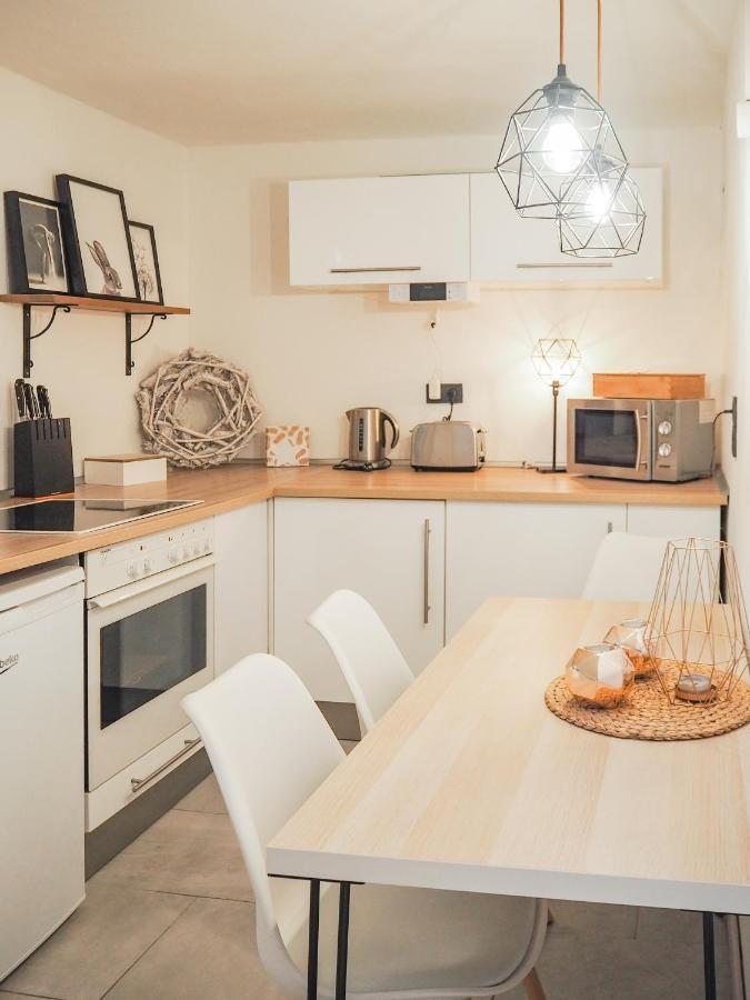 Stylische Wohnung In Ruhiger Lage, Sehr Messenah Laatzen Bagian luar foto