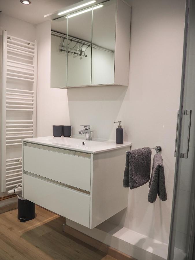 Stylische Wohnung In Ruhiger Lage, Sehr Messenah Laatzen Bagian luar foto